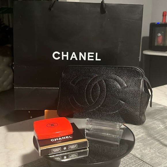 AUTHENTIC VINTAGE CHANEL CAVAIR ZIPPER CLUTCH/POUCH BUNDLE - Picture 1 of 11